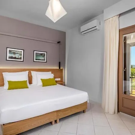 Villa Sleeps 9 Pool Air Con Wifi *