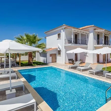 Vila Sleeps 9 Pool Air Con Wifi Kalpaki (Zakynthos)